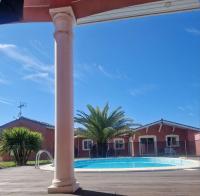 Villa avec piscine, Spa, terrain de pétanque, baby foot, ping pong - B&B Labarthe-sur-Lèze