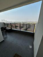 Happy Homz Stay, Entire Serene Apartment in the Heart of Gurgaon - Ferienwohnung Gurugram