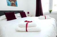 Inverness Haven: Bright 2B/2B with Scenic Views - Ferienwohnung Inverness