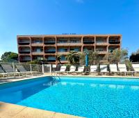 Grand studio climatisé, piscine, plage 5mn, parking gratuit - B&B Vallauris