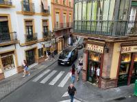 Apartamento nuevo en pleno centro de localización perfecta - Bed and Breakfast Sevilla