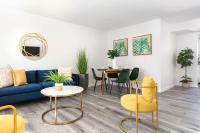 Luxury 2BR Apartment Great Area with Parking - B&B Glendale