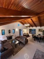 Entire Apartment 140m2 near Syvota and Parga - B&B Vasilikós