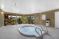 1BR and Den in Marketplace Lodge, Village Location, Mountain Views, Gas Fireplace, Parking - B&B Whistler