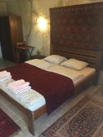 Deluxe One-Bedroom Apartment
