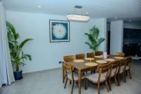 Semo's Aqua luxury 6 bedrooms Penthouse sea views - Chambres d’hôtes Mombasa