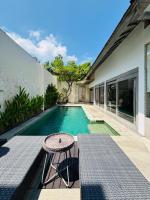 Zoe Villa Canggu Bali - B&B Canggu