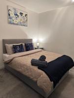 Luxe Entire 3 Bed Home - LHR 15 mins - London City 35 mins - Chambres d’hôtes Denham