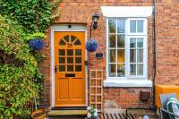 Beautiful Cozy Cottage in Sandbach by 53 Degrees Property, Sleeps 4 with FREE Parking - B&B Sandbach