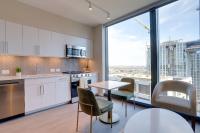 Sojourn Rosslyn Gym Pool Rooftop & Free Parking - B&B Arlington