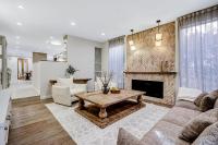 Modern LA Villa 5BR Home with Private Pool & Yard - Bed and Breakfast Los Angeles