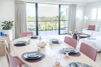 Beachfront Canvas - Ocean Views Pool Gym - Bed and Breakfast Mudjimba