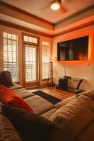 Modern 1BR Retreat Near Lenox Free Parking - B&B Atlanta