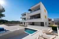 Apartments Break with pool - Ferienwohnung Novalja