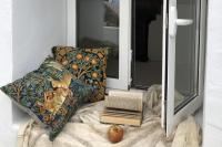 Cozy House Sleeps 2 with Pet Friendly Option - Chambres d’hôtes Mexilhoeira Grande