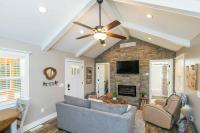 WiFi & Waterfront - Soul Sister Red River Gorge KY - Bed and Breakfast Campton
