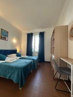 TASSIGNY à Frejus Parking et Terrasse - B&B Fréjus