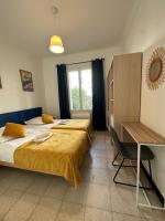 TASSIGNY à Frejus Parking et Terrasse - B&B Fréjus