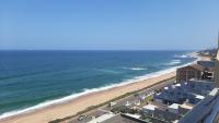 30 Degrees Beachfront Family-Friendly Penthouse with Sea & Sky Views Umdloti Beachfront - B&B eMdloti