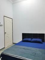 D'Aleena Homes Kodiang - Guesthouse 2 - Bed and Breakfast Kodiang