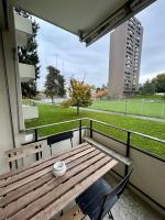 Simple 2BR Apartment with Natural Light - Ferienwohnung Zürich