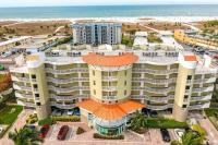Modern, Spacious & Clean Beach Getaway - Chambres d’hôtes St. Pete Beach