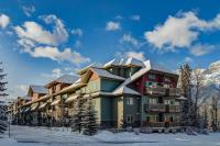 3BR Rockies Condo Heated Pool and Hot Tub - B&B Canmore