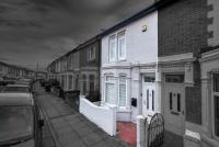 3-Bedroom Stunning, Cosy, Luxurious House in Fratton, Sleeps 8 with Parking, Pet-Friendly - LONG TERM STAY AND AUTUMN SPECIAL OFFER AVAILABLE! - by Blue Puffin Stays - B&B Portsmouth