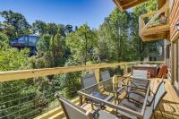 Hot Tub & Resort Perks! Gatlinburg Mtn Retreat - Chambres d'hôtes Gatlinburg