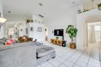 4 Mi to Disney: Family Getaway w/ Game Room! - Chambres d'hôtes Kissimmee