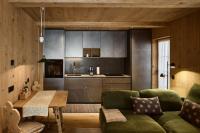 Deluxe One-Bedroom Apartment with Garden View - Annex