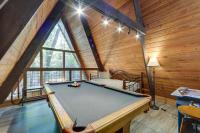 Cabin w/ Hot Tub: 2 Mi to Downtown Gatlinburg! - Chambres d'hôtes Gatlinburg