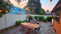 Bright and spacious midcentury design near Boston - Chambres d'hôtes Winthrop