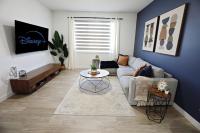 Kinglet 4BR Getaway AC Garage Near WEM DisneyPlus - B&B Edmonton