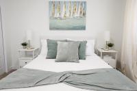 Kinglet 4BR Getaway AC Garage Near WEM Disney - B&B Edmonton