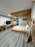 The 2nd Floor - Bed and Breakfast Lampang