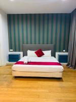 Deluxe One-Bedroom Apartment