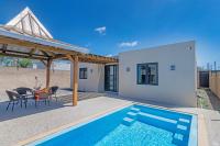 Yesh Villa by Oceanaxe Holidays - B&B Grand Baie