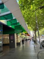 Elegant CBD Haven with City Views - B&B Melbourne