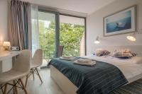 Camera Matrimoniale con Balcone e Vista Mare