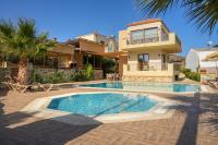 Family seaside Kladissos Villa with private heated pool! - B&B Agia Pelagia