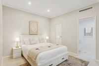 Lake Coogee Retreat - Spacious 4BR with Spa & Near Beach - B&B Kalgoorlie