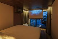 Superior Floating Suite King-Size Bed Spa Bath, Sauna and Rooftop