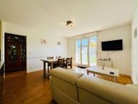 Le Petit Podium Cozy Ground Floor - Ferienwohnung Carentan