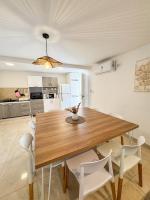Casa espectacular con 3 habitaciones en suite de lujo, 4 baños, ubicacion perfecta a 3 cuadras de la plaza - Bonavista Rentals - Chambres d'hôtes Salta