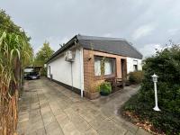 detached bungalow, 5 beds wifi smart tv terras 3 parkings keybox - Bed and Breakfast Emmelkamp
