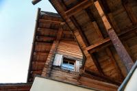 Laax Chalet by Quokka 360 - Charming Apartment with Private Patio - B&B Laax