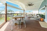 Here Fishy Fishy - Chic Bayside, Hot Tub, Fire Pit! - B&B Galveston