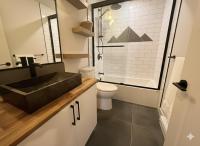 Cedar & Sage Luxury Modern Suite with Full Kitchen - B&B Victoria