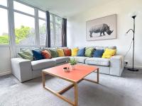 4 Bed Home Sleeps 7 - Close to Oval Tube Station - B&B London